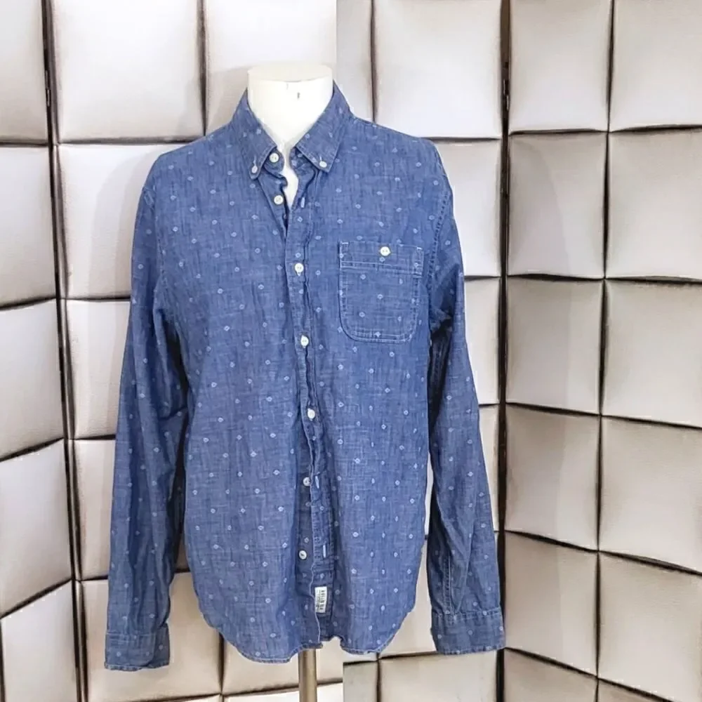 Hollister shirt